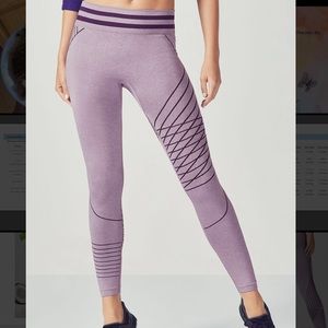 Seamless Fabletics Leggings